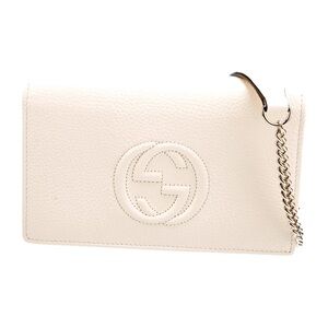 GUCCI
Pebbled Calfskin Soho Wallet On Chain off white